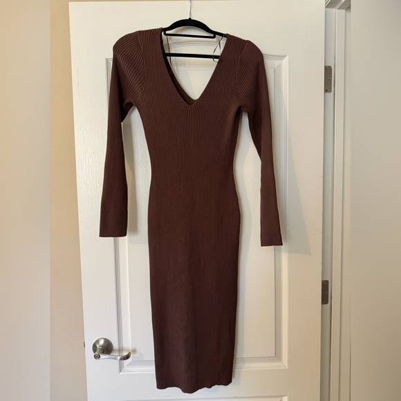 VICI - Wickson Ribbed Midi Sweater Dress - Picture 2 of 5